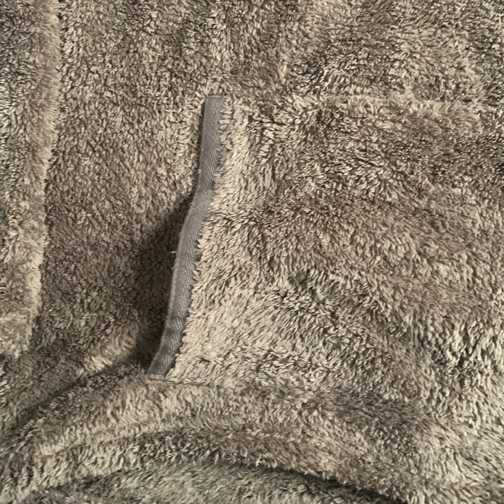 LLBEAN Sherpa quarter zip. Very comfy will keep you warm - Picture 4 of 4